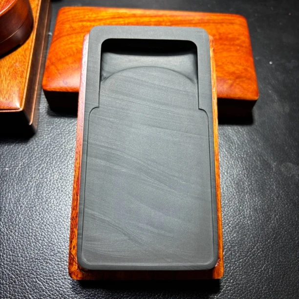 文房四宝砚台歙砚老坑水舷坑算子罗纹门字砚带木盒15.4×8.1×3.3