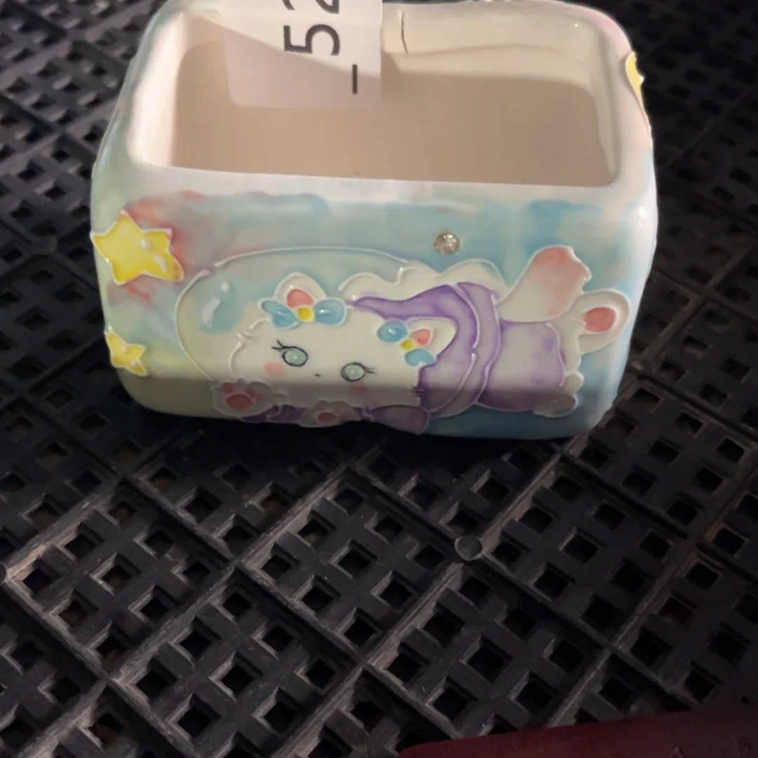 红陶?****…编号520花盆1个