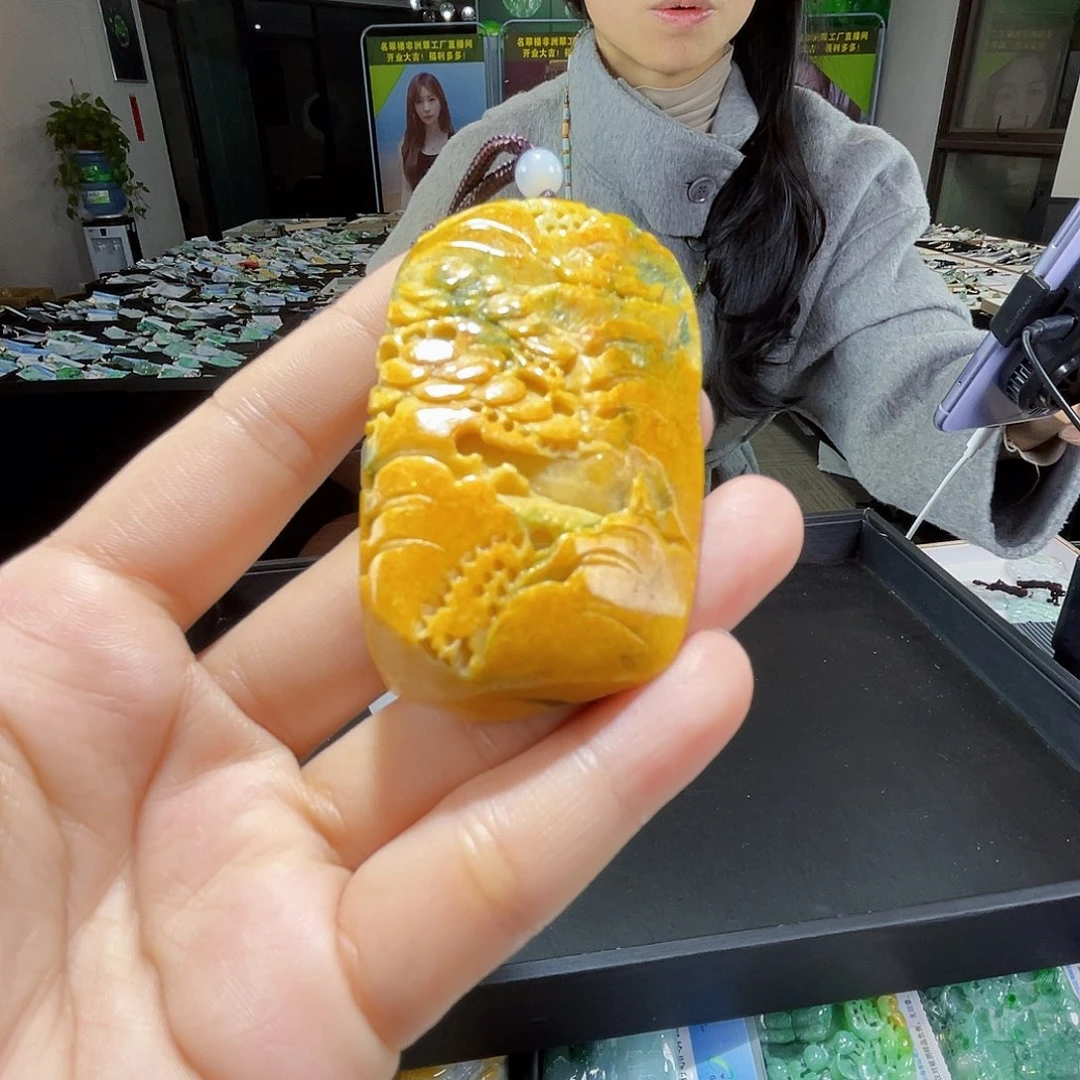 颈饰未镶嵌翡翠一