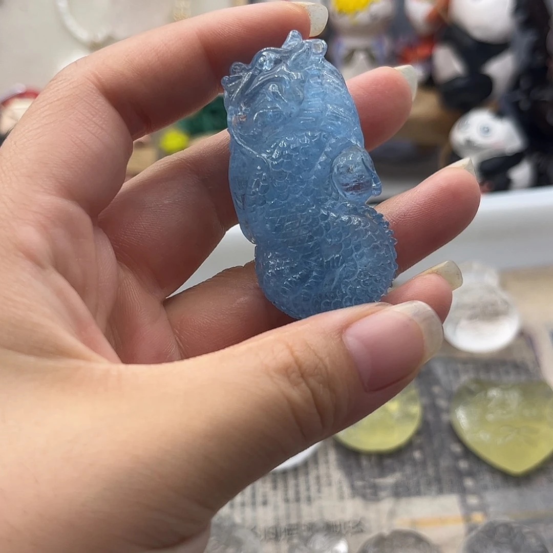 未镶嵌颈饰水晶?****?海蓝宝魔鬼蓝