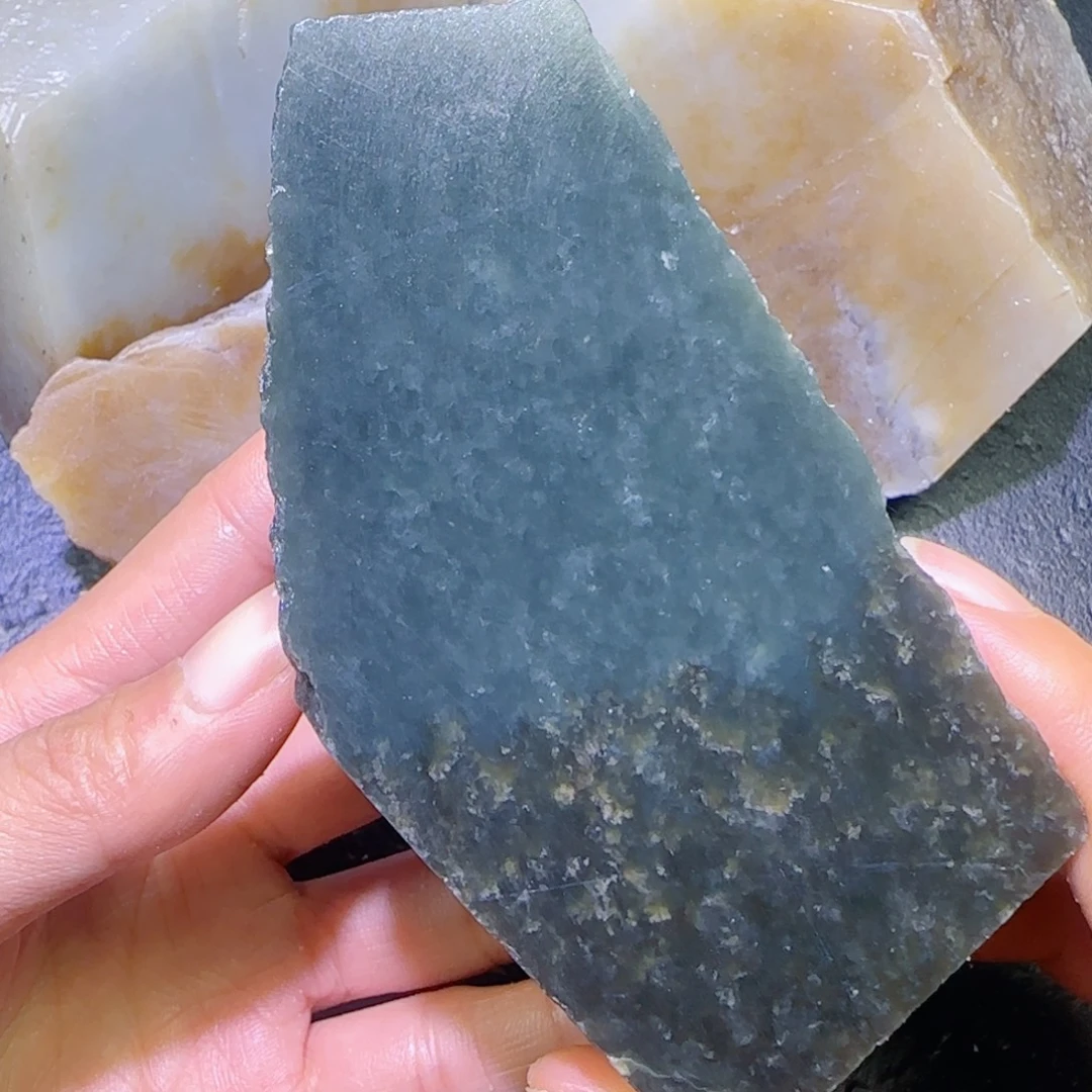 和田玉未镶嵌珠宝半成品