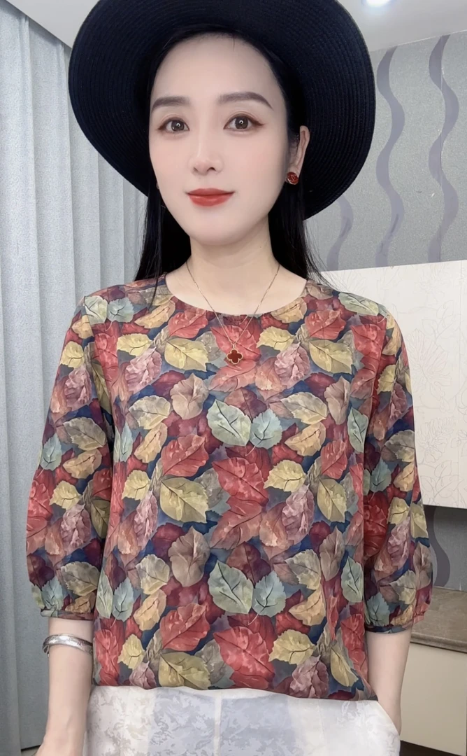 [枫叶缤纷] 2026年春季新款圆领时尚洋气百搭宽松显瘦妈妈装上衣