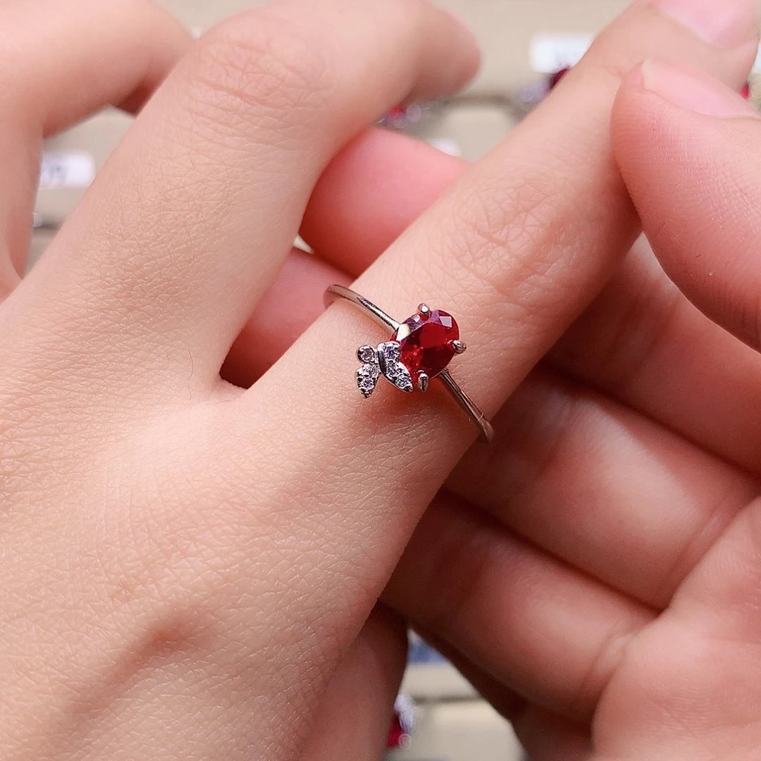 银S925镶嵌红宝石戒指