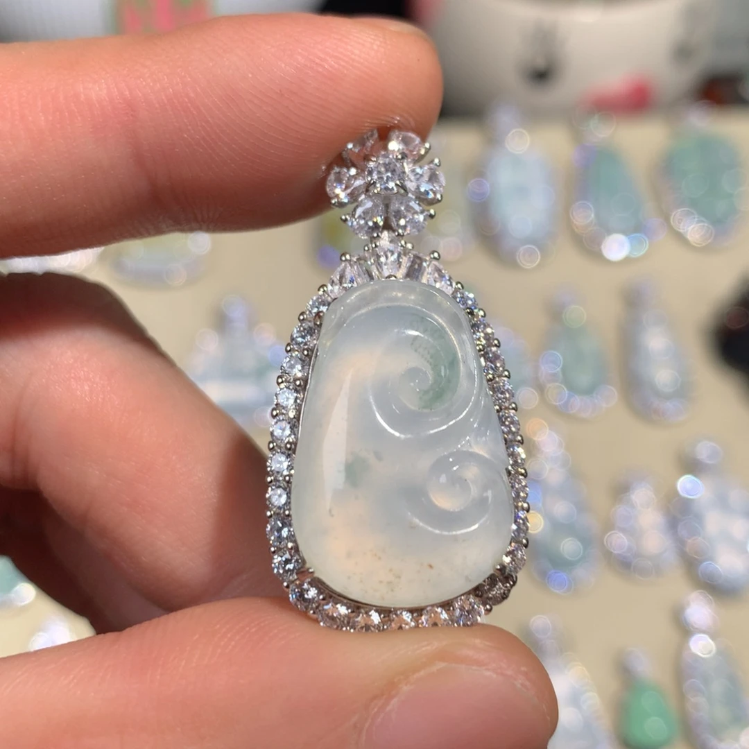 颈饰银S925镶嵌翡翠