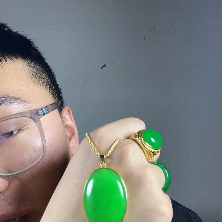 颈饰未镶嵌翡翠高端时尚大蛋面翠青鸽子蛋吊坠