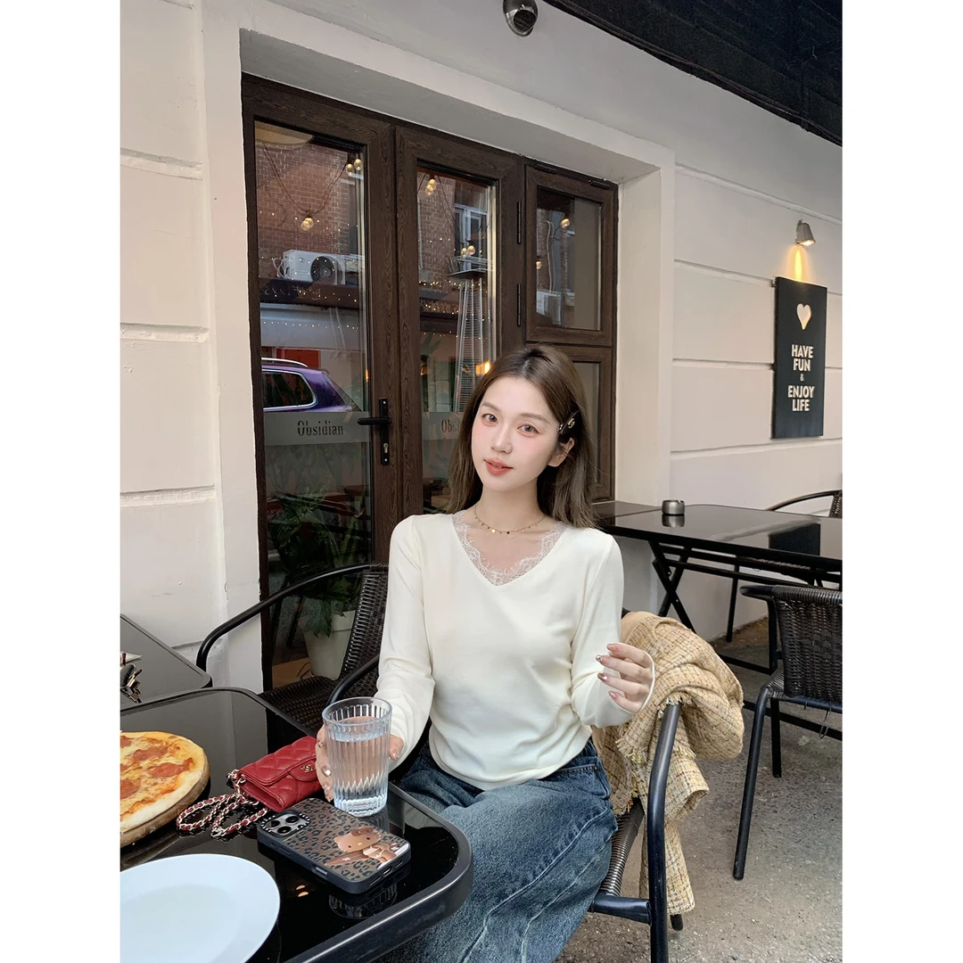 陳文文xenl【蕾丝小心机】新款温柔风拼接v领修身显瘦长袖t恤0096