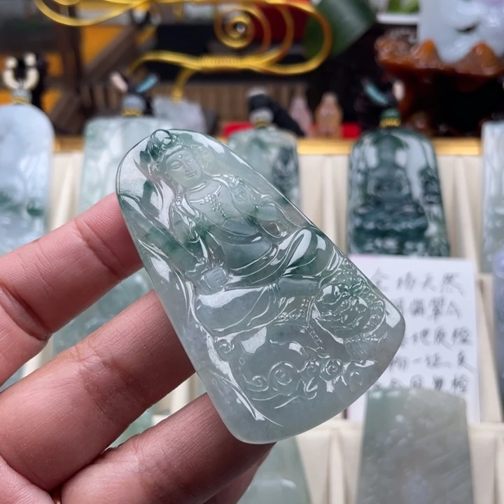 翡翠未镶嵌挂件玉