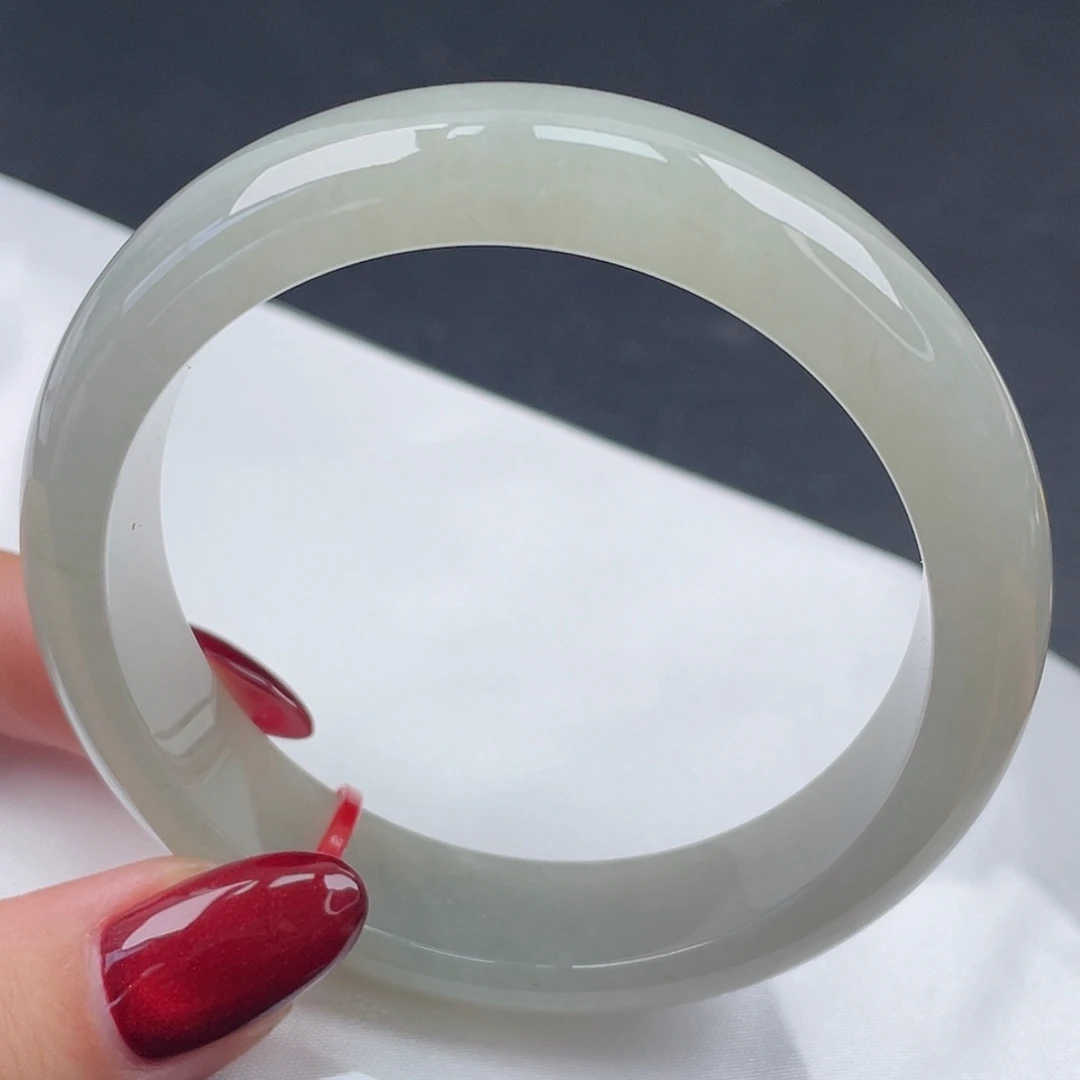 翡翠未镶嵌手镯56圈口