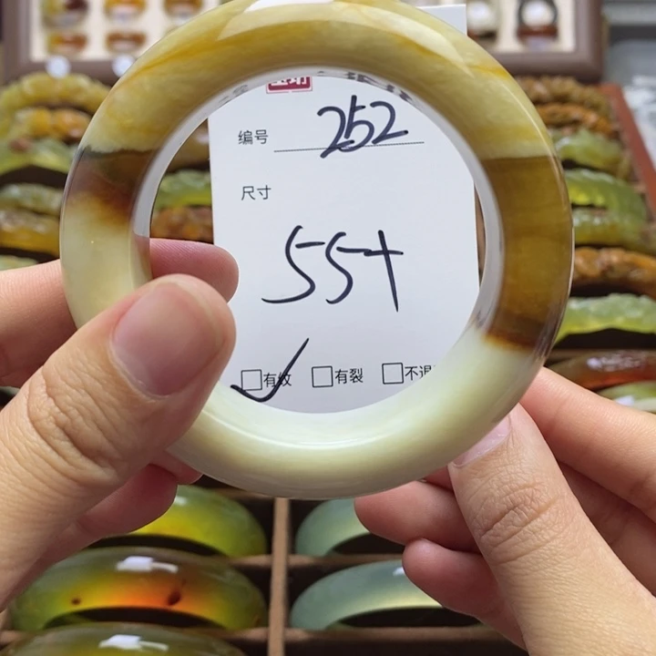 蛇纹石玉未镶嵌手镯柒*