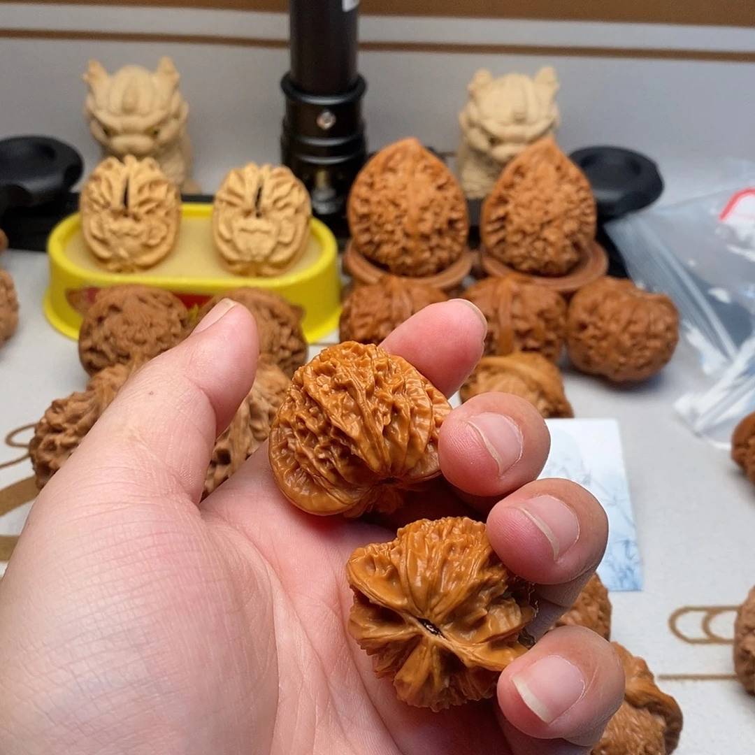 用***9文玩核桃把件血灯笼