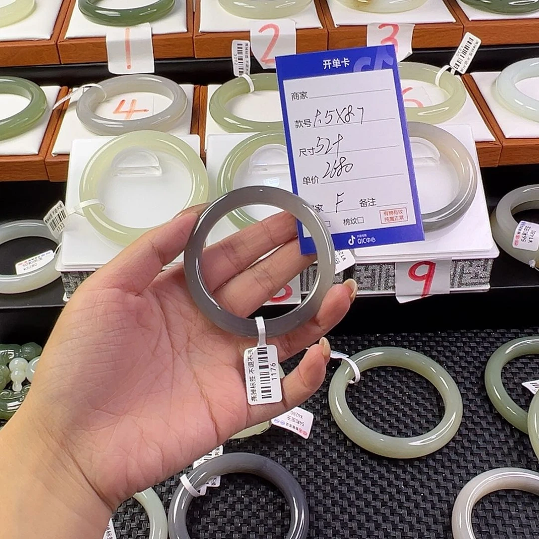 F***T和田玉手镯未镶嵌