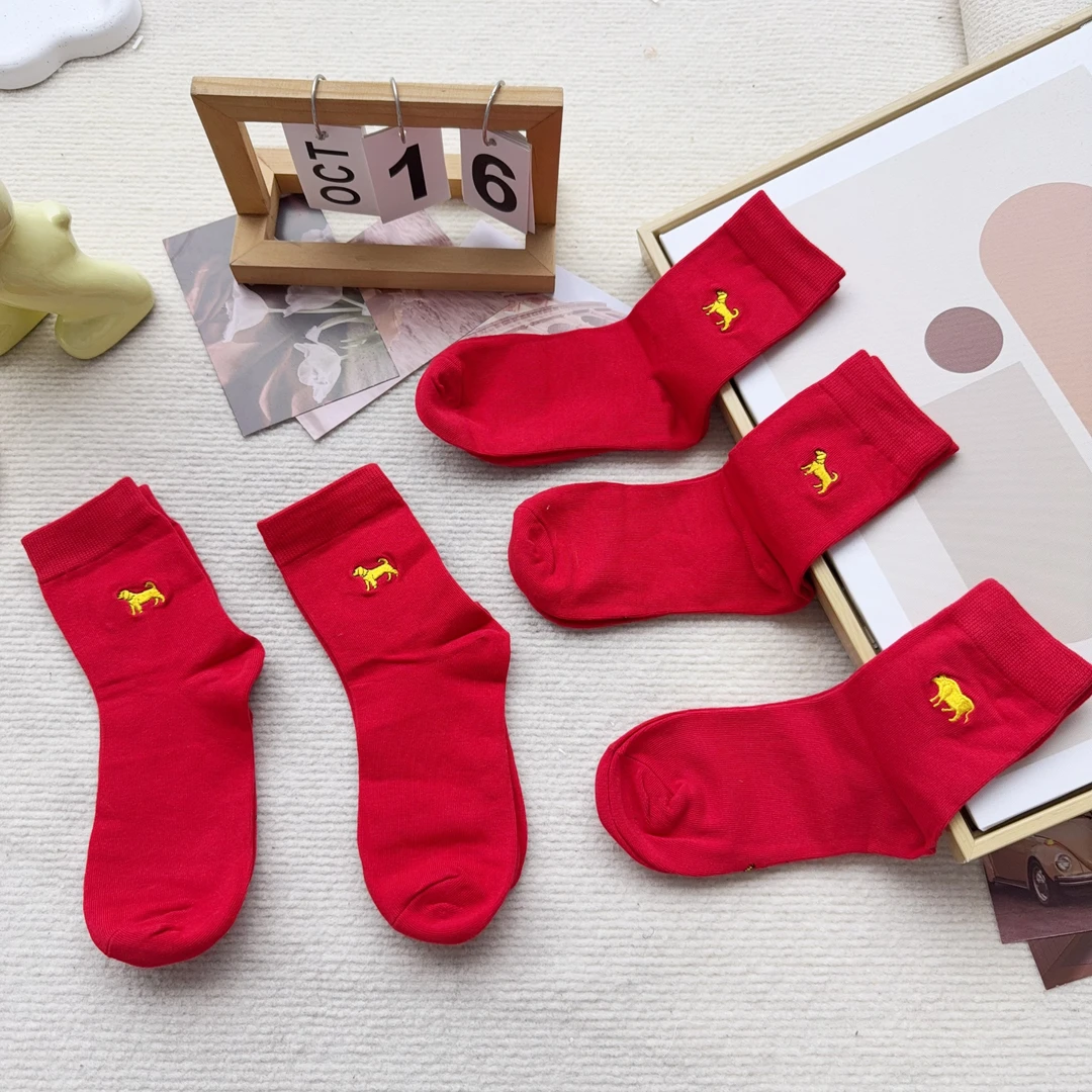 CY620 五双女袜红色刺绣休闲时尚中筒袜