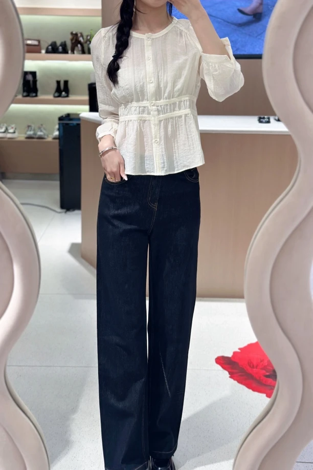 蕾丝小衫时尚气质设计师