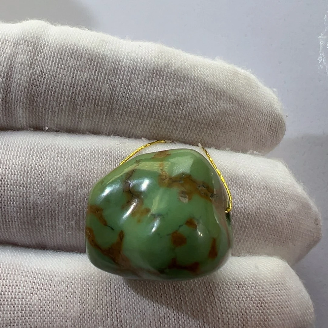 绿松石未镶嵌挂件