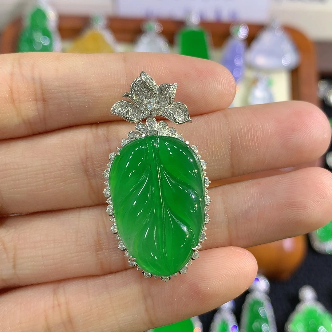 【闪购商品】吊坠(不含链)18K金镶嵌翡翠叶子