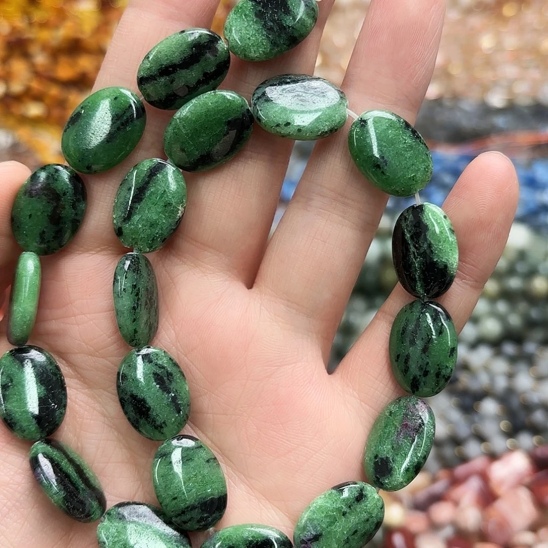 玛瑙/玉髓未镶嵌珠宝半成品13×18红绿宝蛋型一条