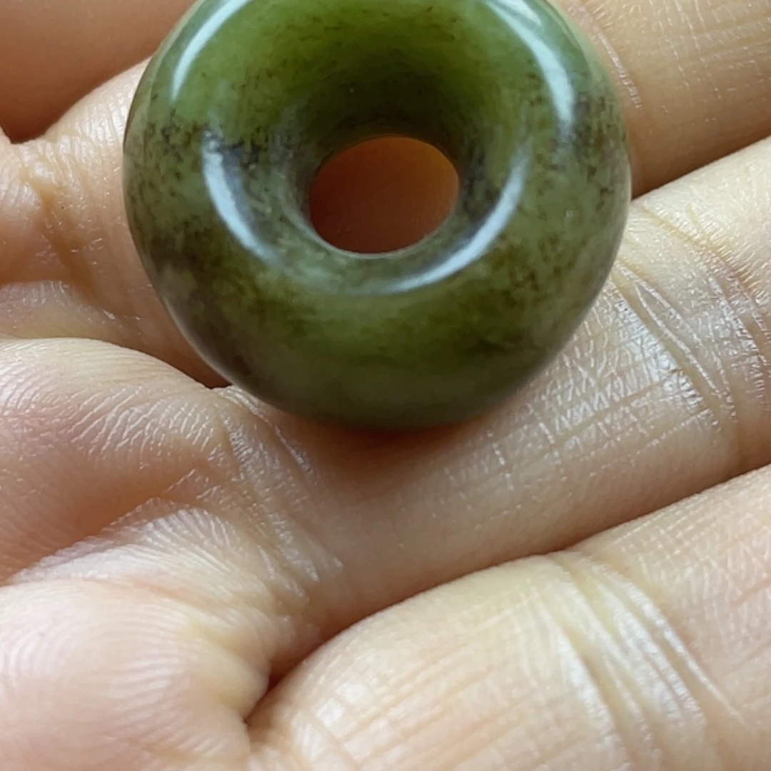 享***有和田玉未镶嵌颈饰