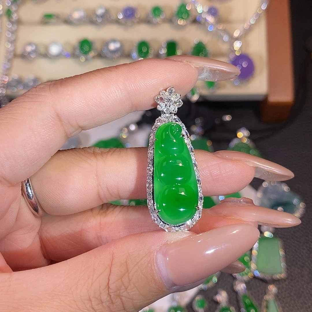 翡翠18K金镶嵌吊坠(不含链)福豆吊坠