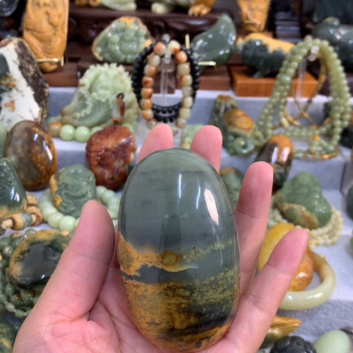 艾***乎岫岩河磨玉（透闪石质玉）未镶嵌把件