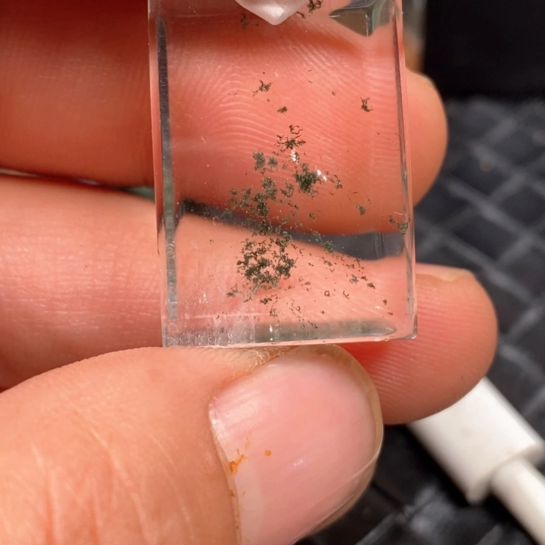 未镶嵌颈饰水晶F****江水晶