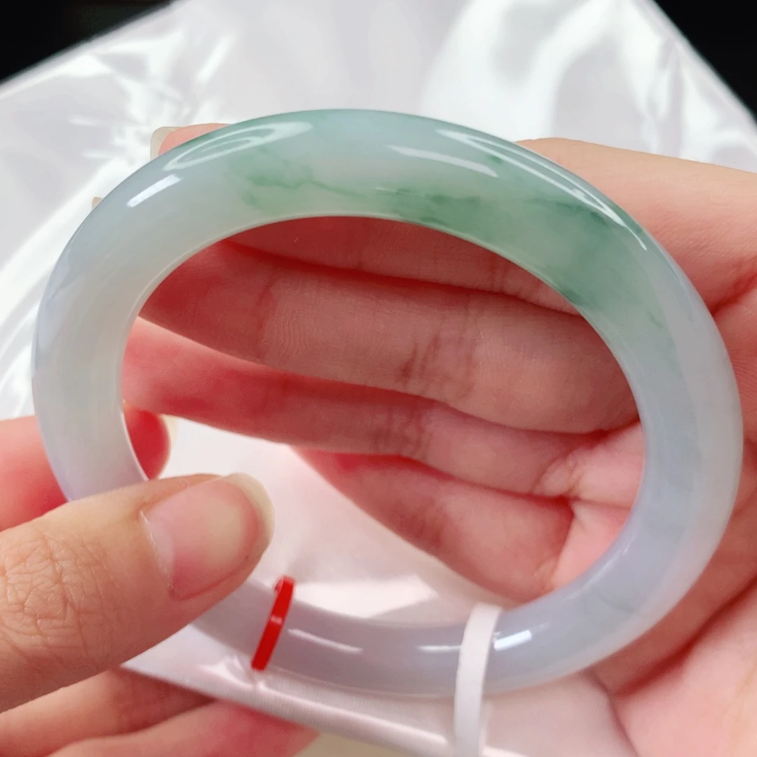 翡翠手镯未镶嵌圈口56