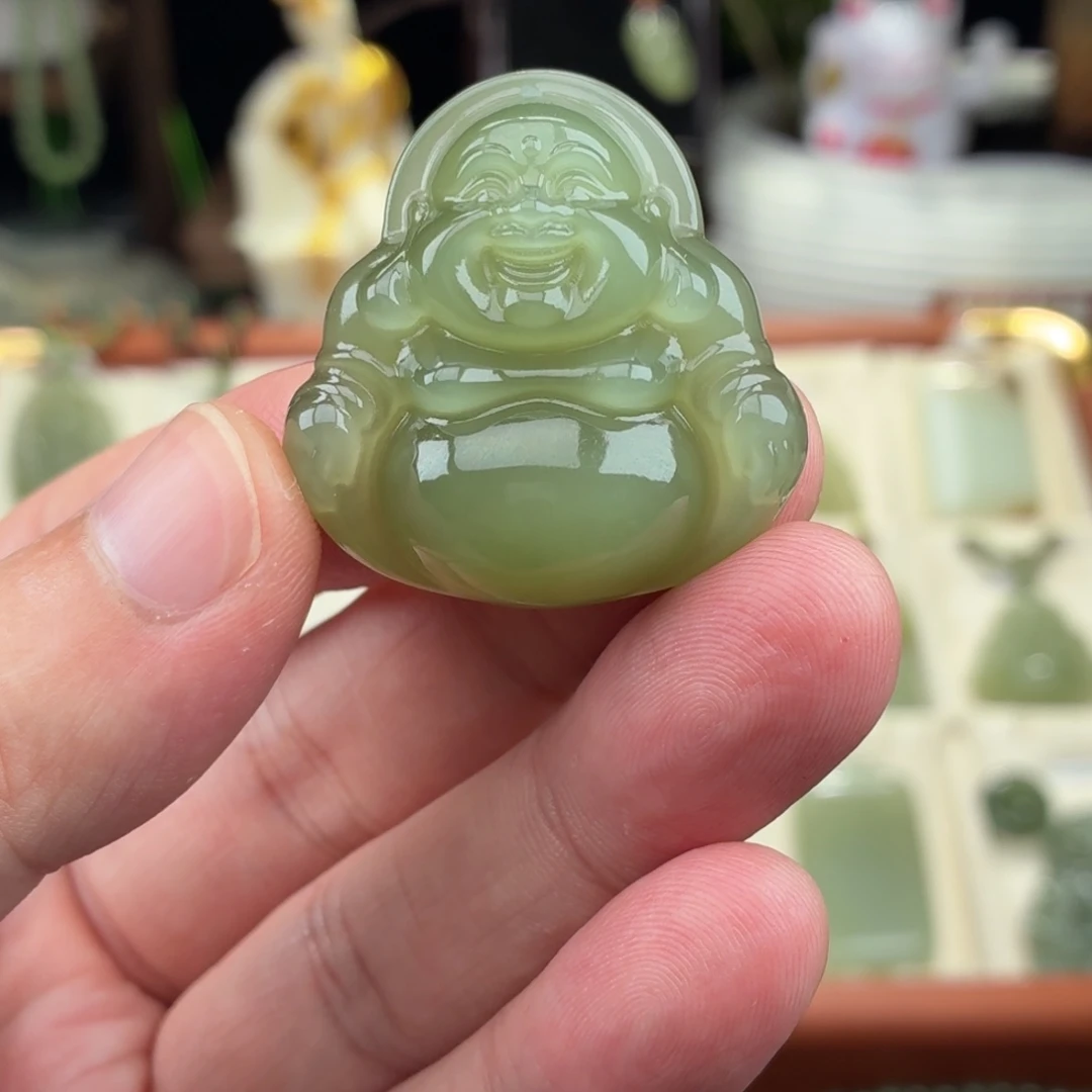 微***光和田玉未镶嵌颈饰