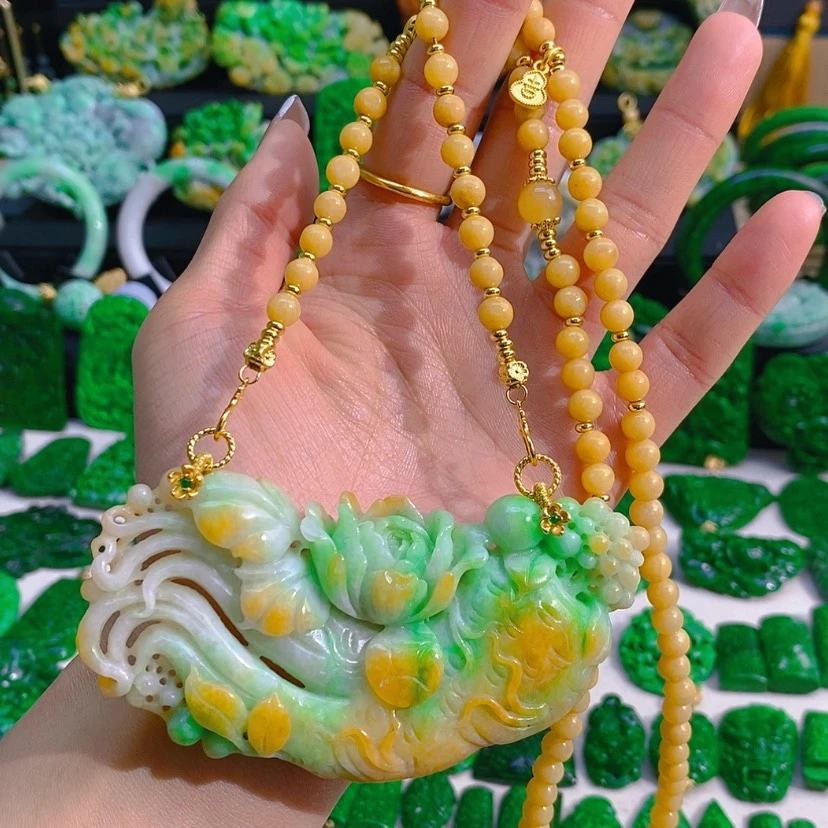 【闪购商品】翡翠挂件未镶嵌黄绿翡人参如意