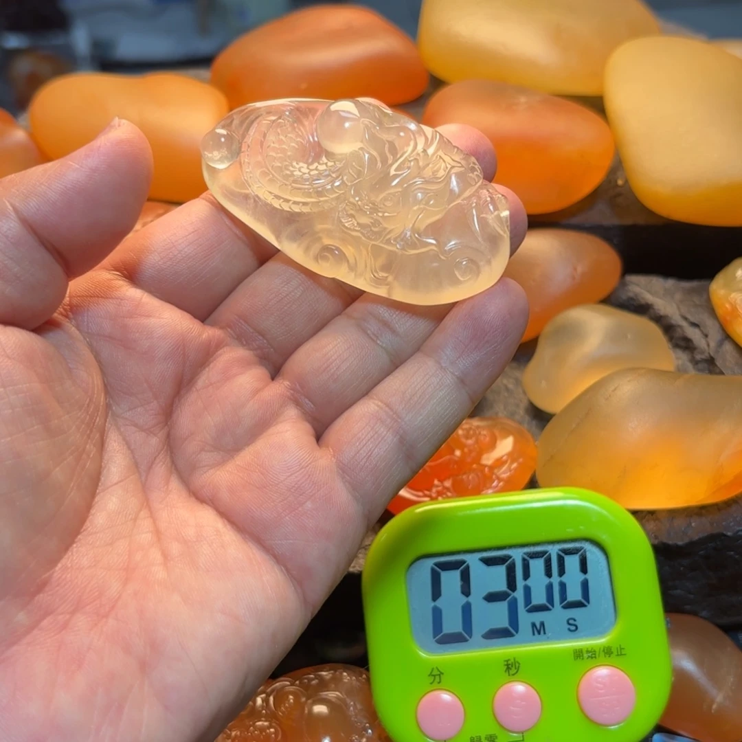 纳***艇石英质玉未镶嵌挂件