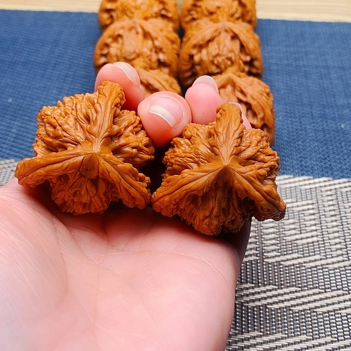 缘***天文玩核桃吊坠三棱