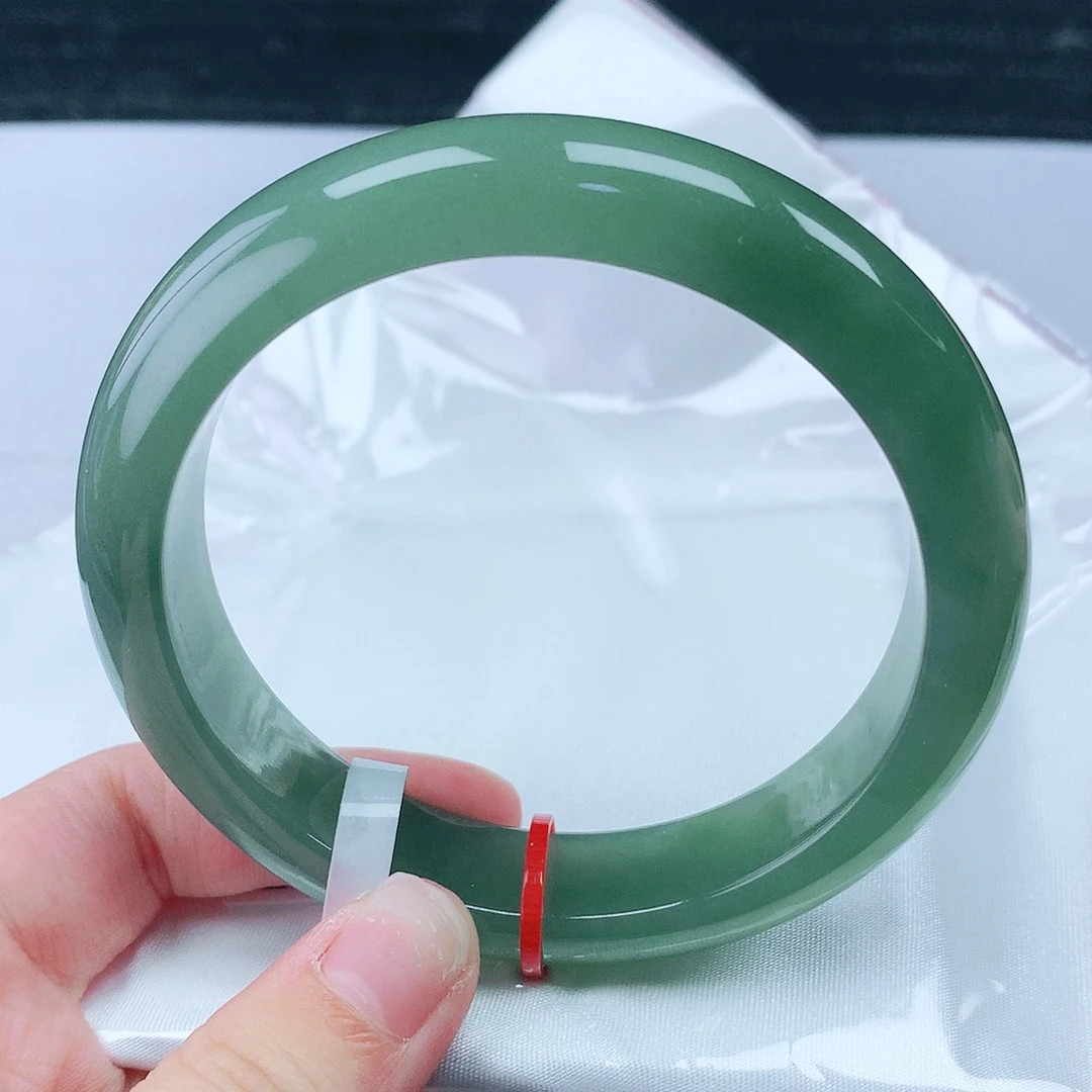 翡翠手镯未镶嵌59圈