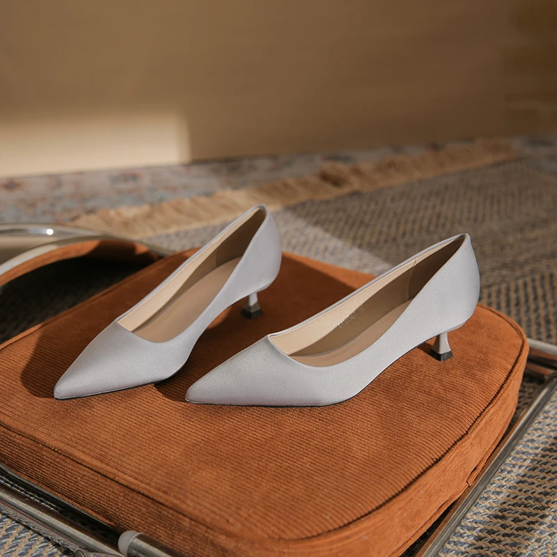 鞋漫31507简爱日记～贵气感缎面高跟鞋低跟尖头女鞋洋气宴会单鞋