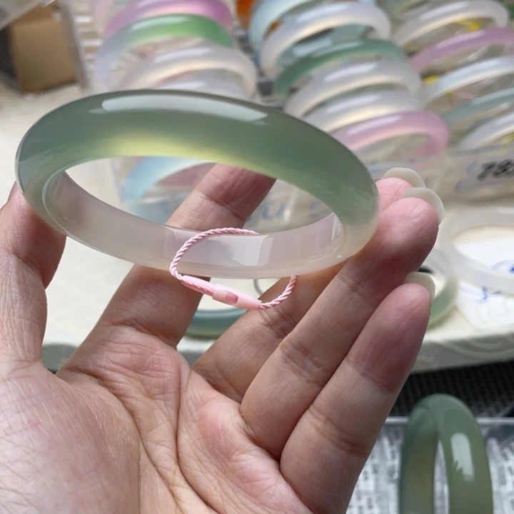 玛瑙/玉髓未镶嵌手镯56圈口