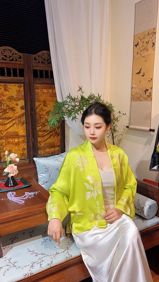 老软缎宽松型大袖薄款古风日常防晒通勤短外套