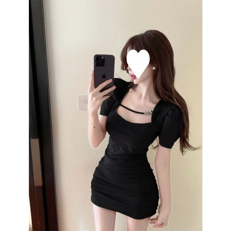包臀风显显瘦纯欲韩版短裙收腰辣妹连衣裙露锁骨性感气质胸大美