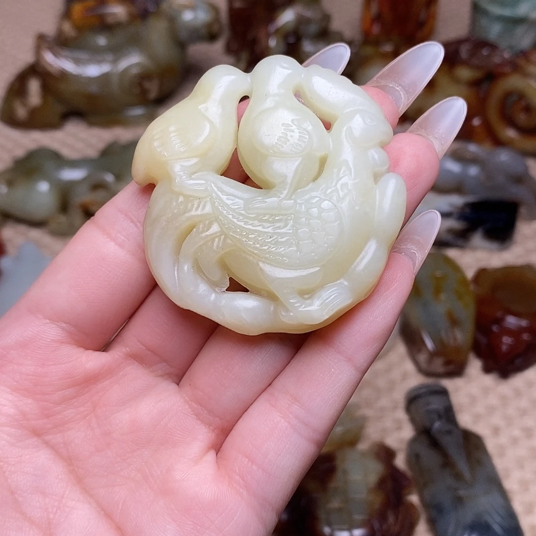 未镶嵌蛇纹石玉颈饰