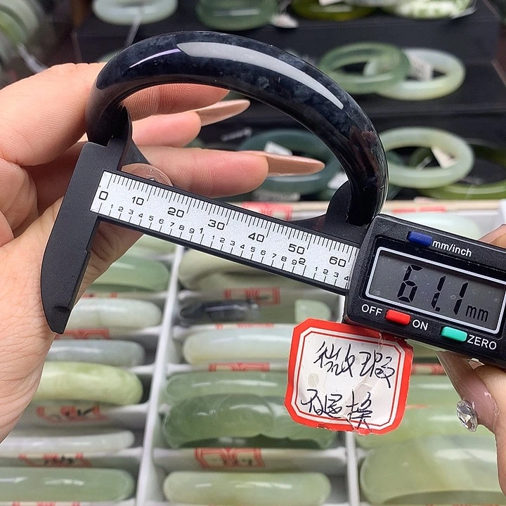 蛇纹石玉手镯未镶嵌783