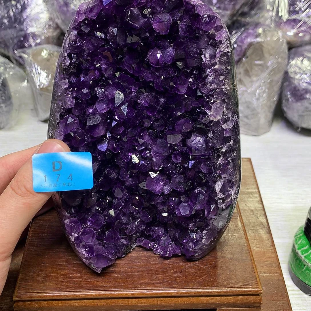 紫晶大型摆件（非配饰）未镶嵌专****姐