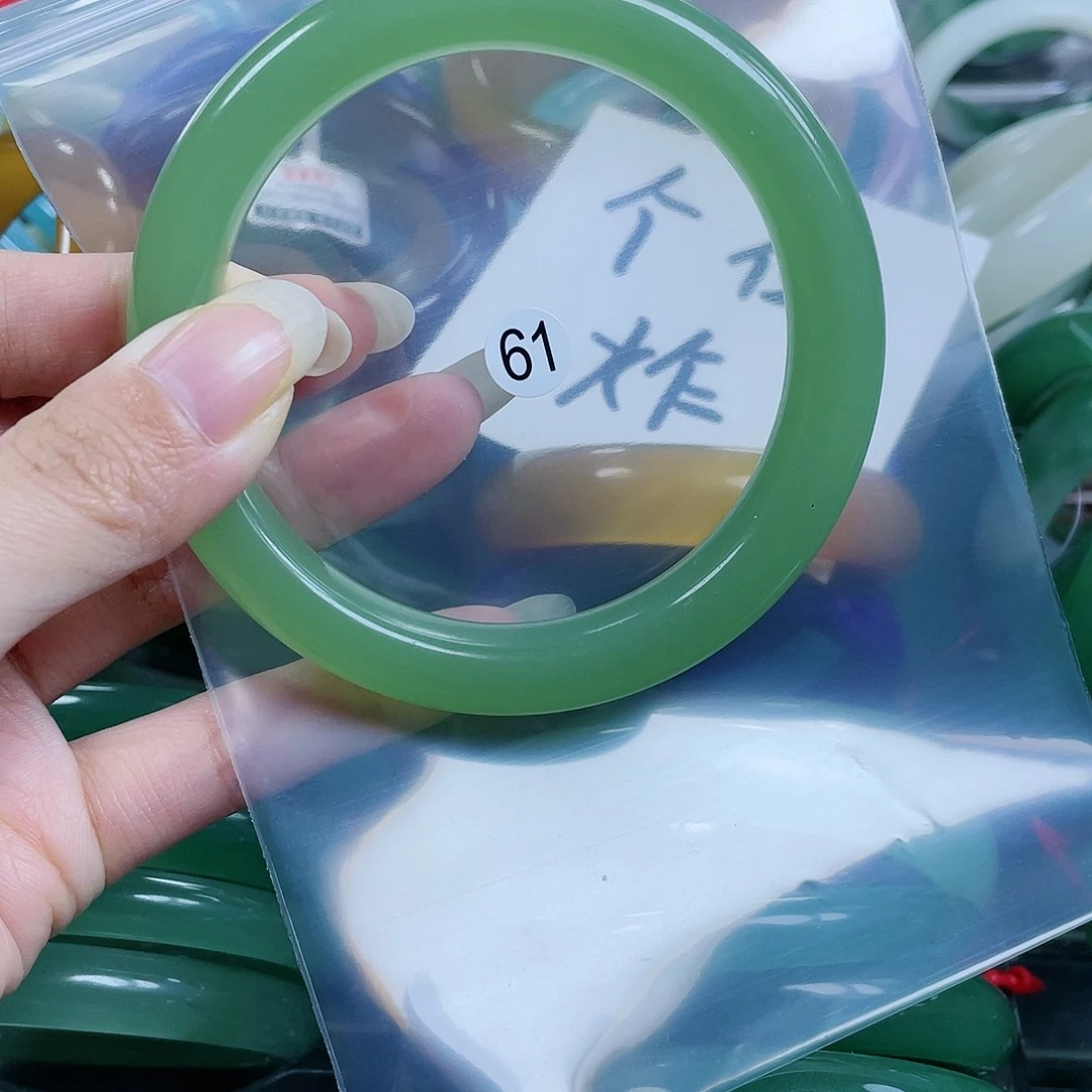 【闪购商品】石英质玉手镯未镶嵌6364