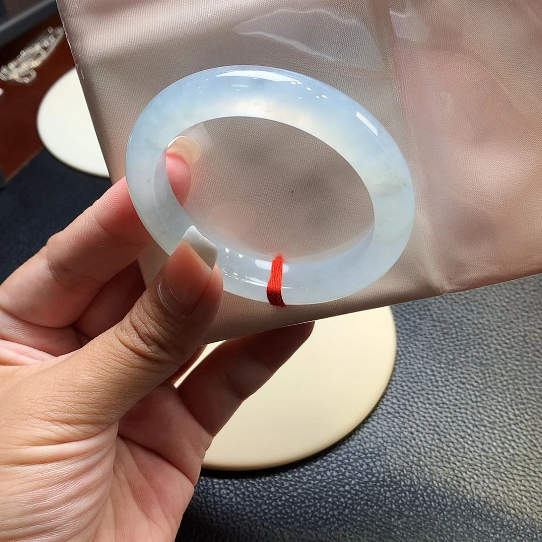 翡翠未镶嵌手镯近高冰起光正圈