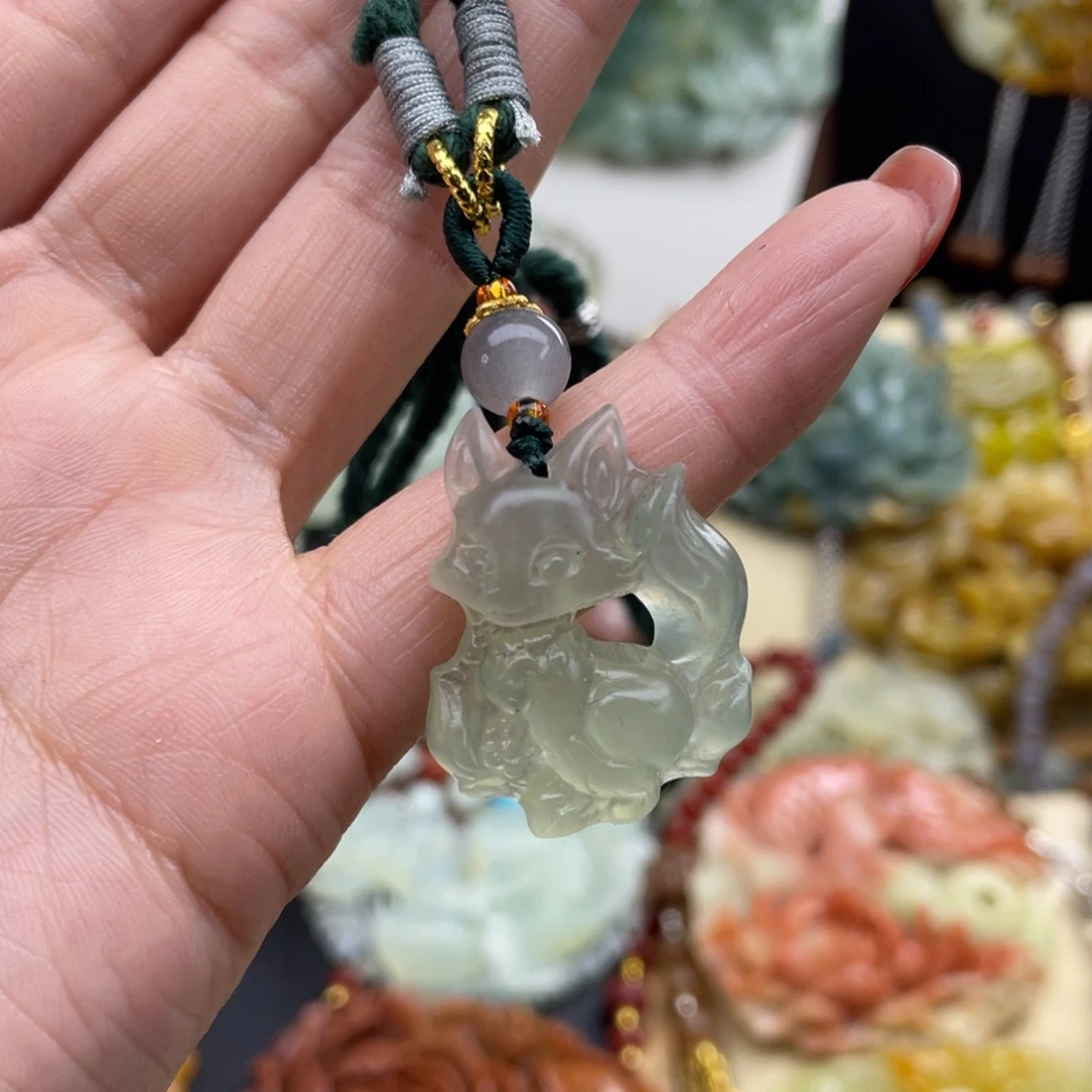 未镶嵌蛇纹石玉颈饰