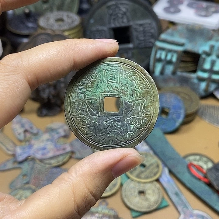 用***石铜铁合金类工艺品