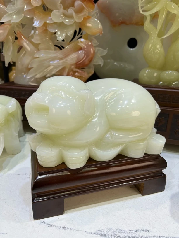 精品天然玉石摆件