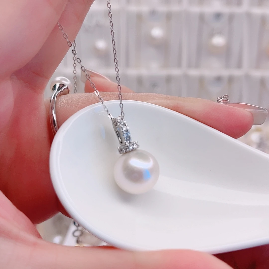 淡水珍珠吊坠(赠链)未镶嵌