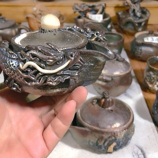 瓷片微瑕的龙宝瓶