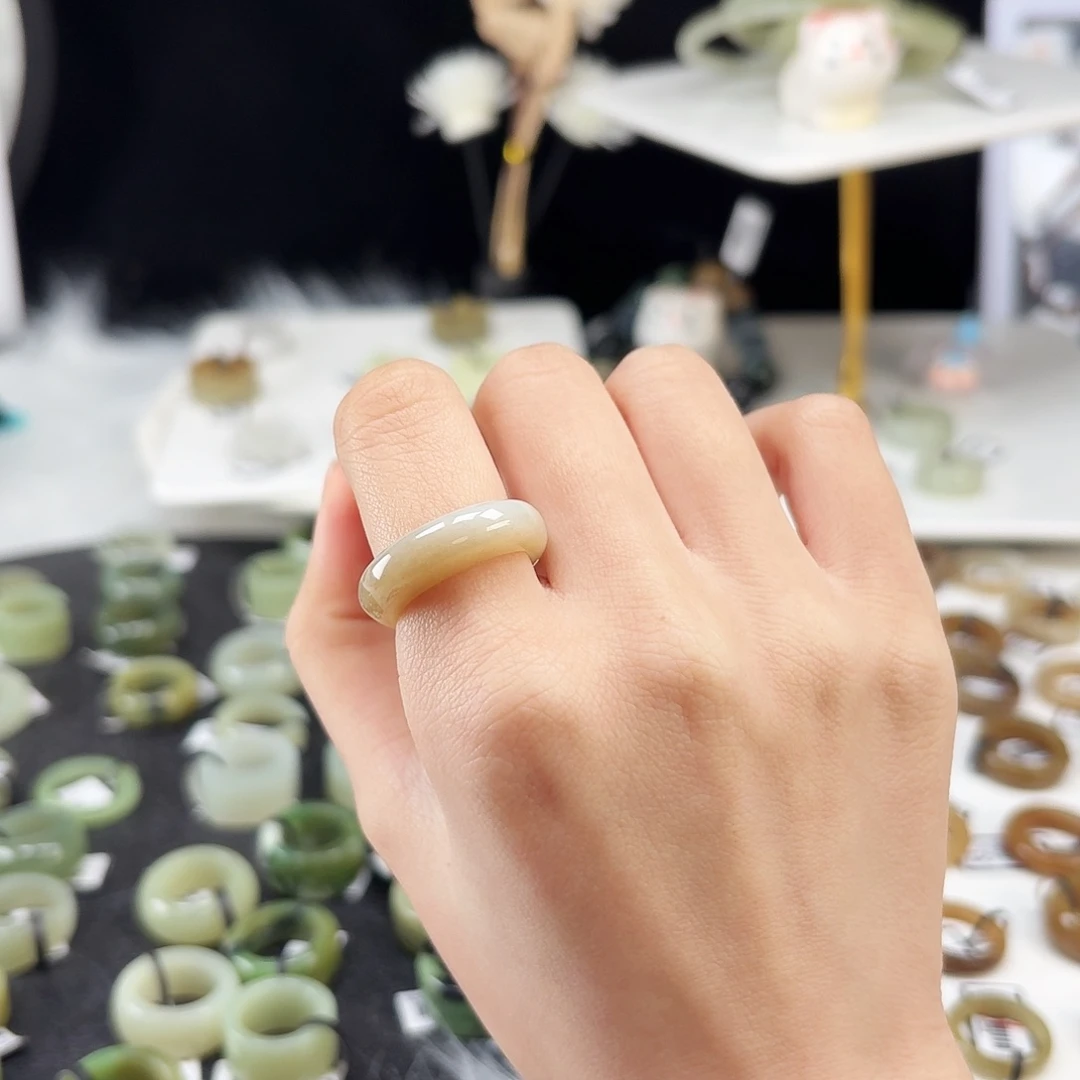 和田玉未镶嵌戒指P74糖渐变馒头片17.8不退换