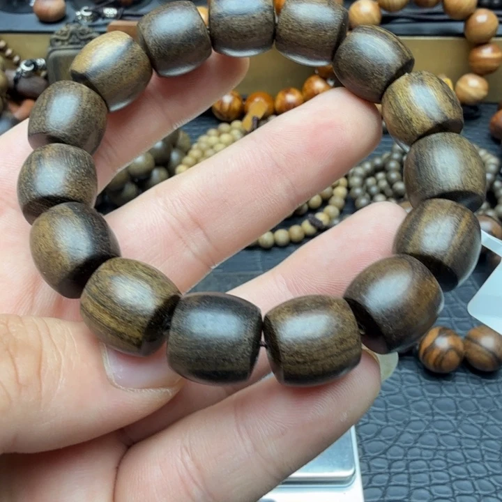 沉香沉香碎屑1.4巴布亚贡沉