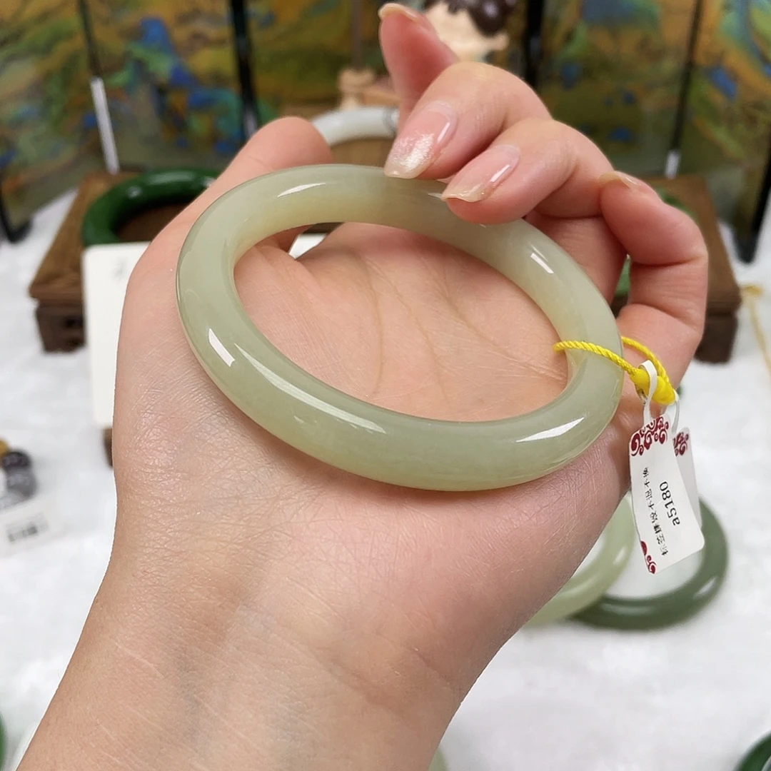 和田玉未镶嵌手镯