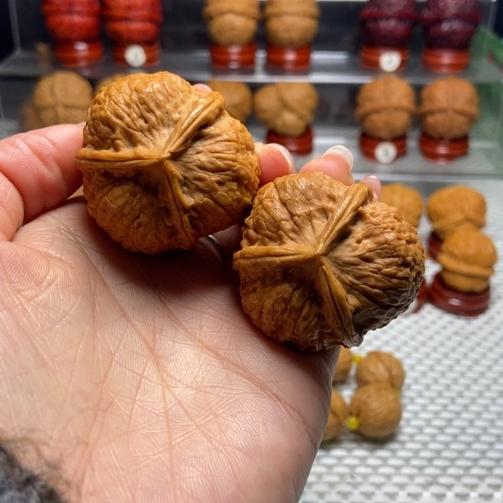 把件文玩核桃24金香炉三棱