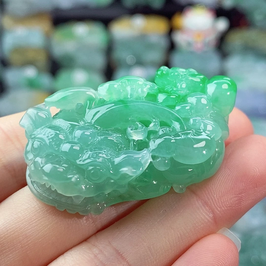 颈饰未镶嵌翡翠天然