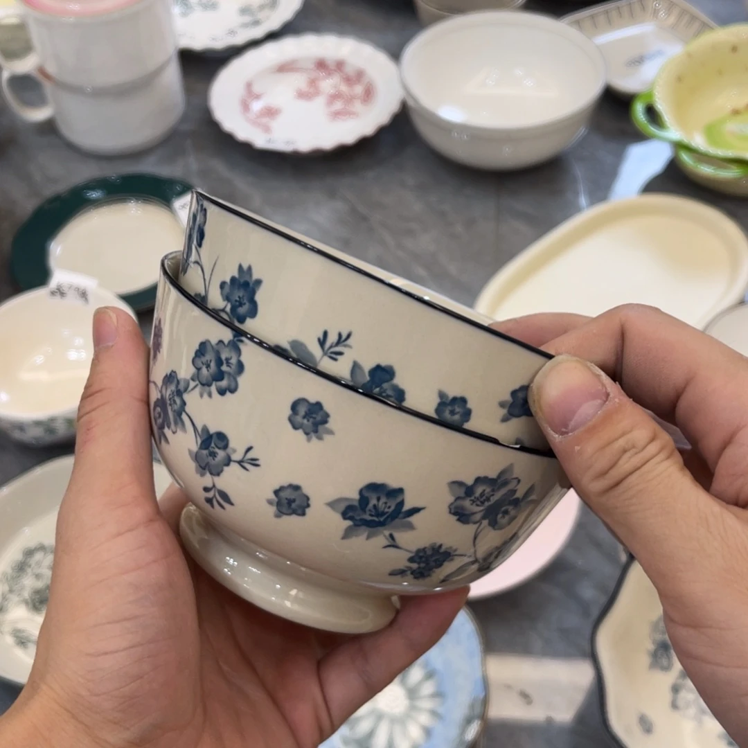 陶瓷微瑕餐具介意勿拍，满18飞！